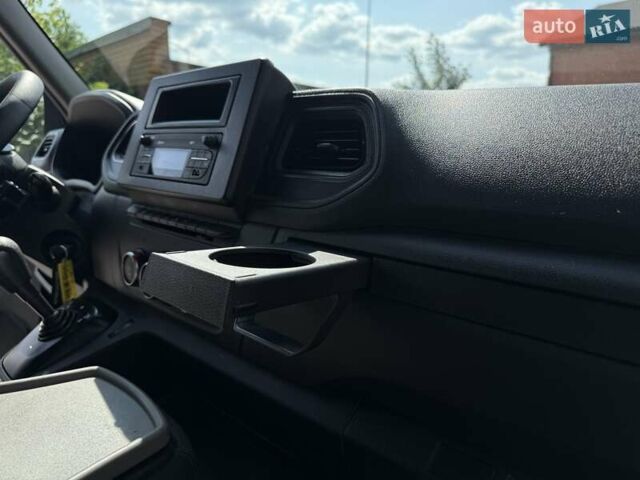 Черный Рено Мастер, объемом двигателя 2.3 л и пробегом 170 тыс. км за 24950 $, фото 47 на Automoto.ua