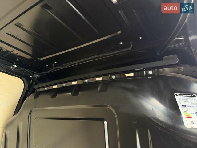 Черный Рено Мастер, объемом двигателя 2.3 л и пробегом 170 тыс. км за 24950 $, фото 62 на Automoto.ua