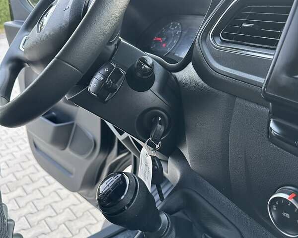 Черный Рено Мастер, объемом двигателя 2.3 л и пробегом 185 тыс. км за 22100 $, фото 51 на Automoto.ua