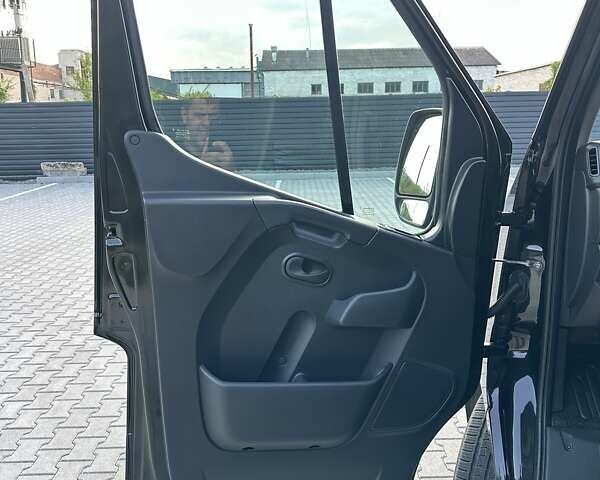 Черный Рено Мастер, объемом двигателя 2.3 л и пробегом 185 тыс. км за 22100 $, фото 64 на Automoto.ua