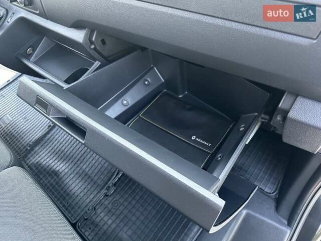 Черный Рено Мастер, объемом двигателя 2.3 л и пробегом 185 тыс. км за 22100 $, фото 56 на Automoto.ua