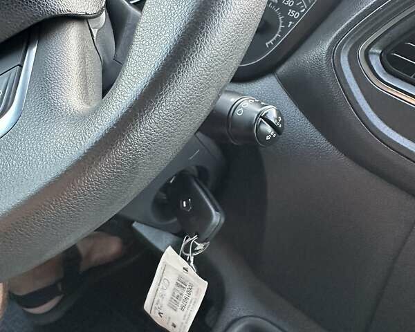 Черный Рено Мастер, объемом двигателя 2.3 л и пробегом 185 тыс. км за 22100 $, фото 33 на Automoto.ua