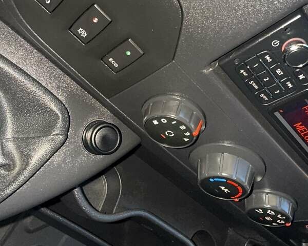 Черный Рено Мастер, объемом двигателя 2.3 л и пробегом 317 тыс. км за 25200 $, фото 87 на Automoto.ua