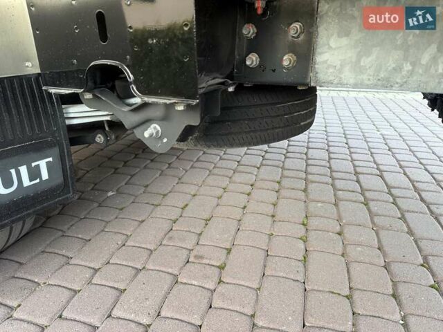 Чорний Рено Мастєр, об'ємом двигуна 2 л та пробігом 317 тис. км за 25200 $, фото 54 на Automoto.ua