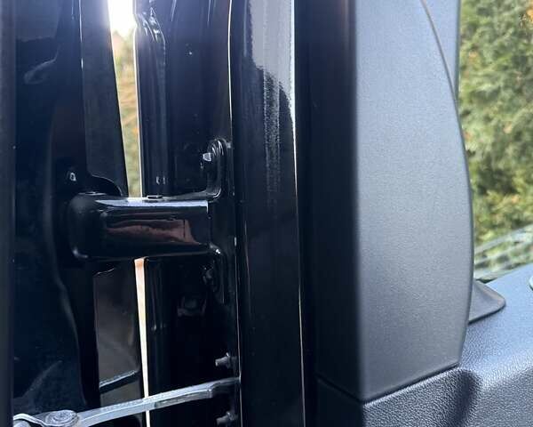 Черный Рено Мастер, объемом двигателя 2.3 л и пробегом 317 тыс. км за 25200 $, фото 94 на Automoto.ua