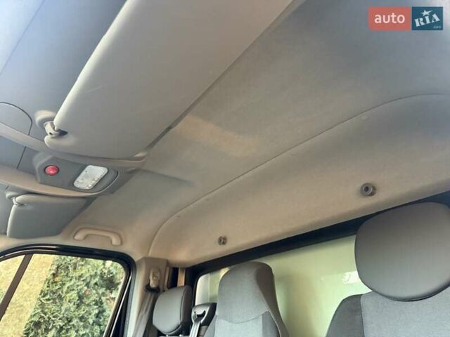 Черный Рено Мастер, объемом двигателя 2.3 л и пробегом 317 тыс. км за 25200 $, фото 81 на Automoto.ua