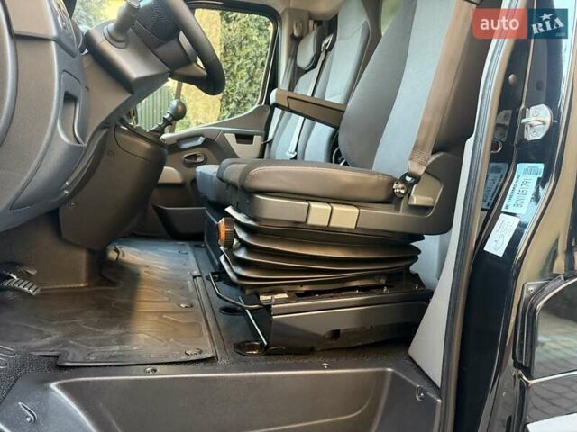 Чорний Рено Мастєр, об'ємом двигуна 2 л та пробігом 317 тис. км за 25200 $, фото 72 на Automoto.ua