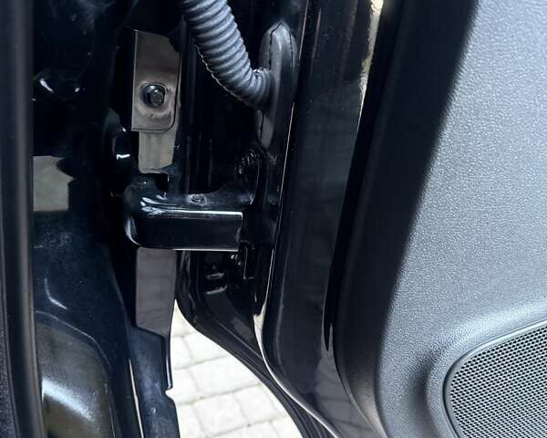 Чорний Рено Мастєр, об'ємом двигуна 2 л та пробігом 317 тис. км за 25200 $, фото 95 на Automoto.ua