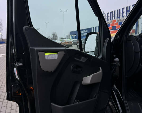 Черный Рено Мастер, объемом двигателя 2.3 л и пробегом 578 тыс. км за 15500 $, фото 14 на Automoto.ua