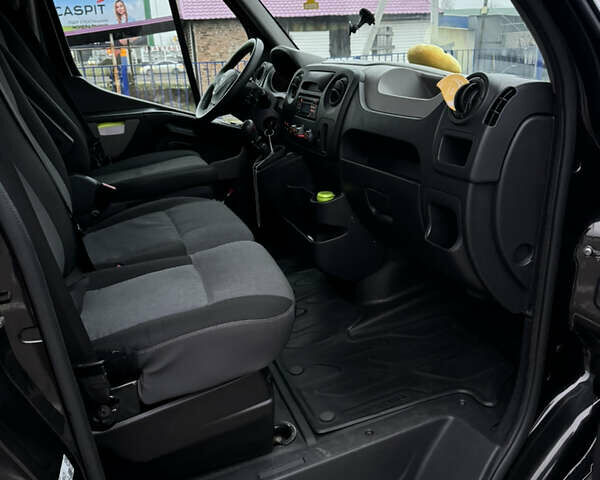 Черный Рено Мастер, объемом двигателя 2.3 л и пробегом 578 тыс. км за 15500 $, фото 16 на Automoto.ua