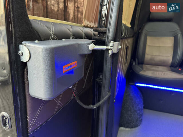 Черный Рено Мастер, объемом двигателя 2.3 л и пробегом 495 тыс. км за 16500 $, фото 23 на Automoto.ua