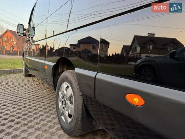 Черный Рено Мастер, объемом двигателя 2.3 л и пробегом 495 тыс. км за 16500 $, фото 2 на Automoto.ua