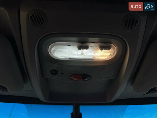 Черный Рено Мастер, объемом двигателя 2.3 л и пробегом 495 тыс. км за 16500 $, фото 19 на Automoto.ua