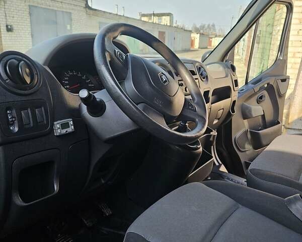 Черный Рено Мастер, объемом двигателя 2.3 л и пробегом 230 тыс. км за 16500 $, фото 10 на Automoto.ua