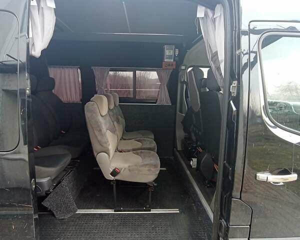 Черный Рено Мастер, объемом двигателя 2.3 л и пробегом 290 тыс. км за 18000 $, фото 3 на Automoto.ua