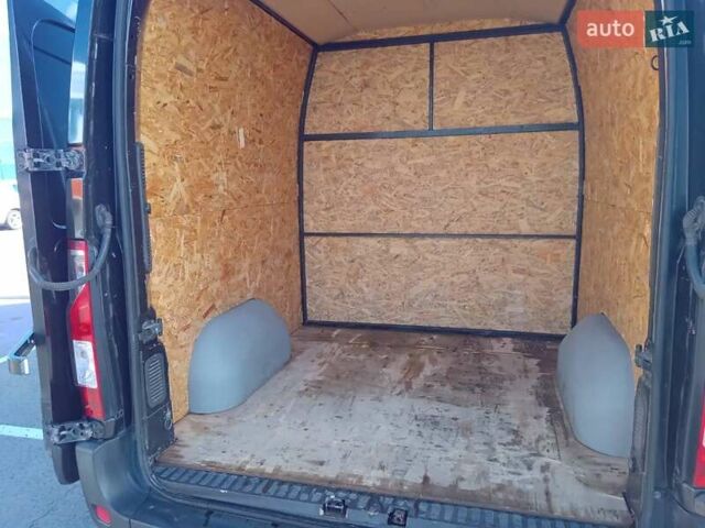 Черный Рено Мастер, объемом двигателя 2.3 л и пробегом 435 тыс. км за 15800 $, фото 8 на Automoto.ua