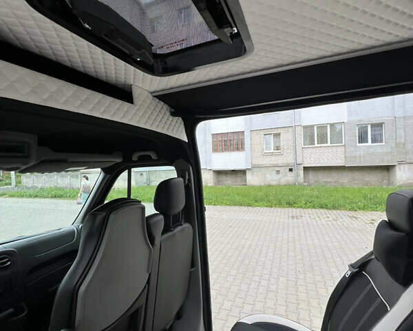 Черный Рено Мастер, объемом двигателя 2.3 л и пробегом 342 тыс. км за 23000 $, фото 40 на Automoto.ua