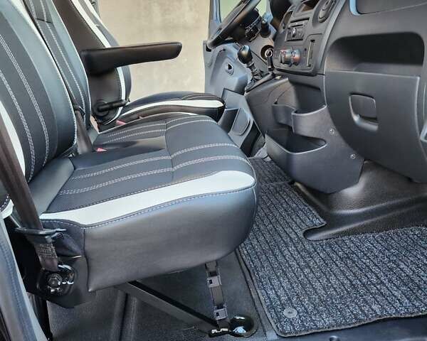 Черный Рено Мастер, объемом двигателя 2.3 л и пробегом 143 тыс. км за 23500 $, фото 33 на Automoto.ua