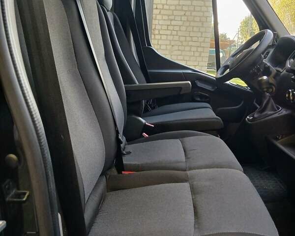 Рено Мастєр 2021 у Изяслве на Automoto.ua Чорний Рено Мастєр, об'ємом двигуна 2.3 л та пробігом 200 тис. км за 19800 $, фото 6 на Automoto.ua