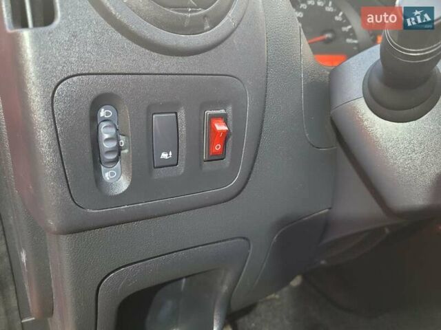 Рено Мастер 2018 в Тернополе на Automoto.ua Красный Рено Мастер, объемом двигателя 2.3 л и пробегом 250 тыс. км за 15900 $, фото 13 на Automoto.ua
