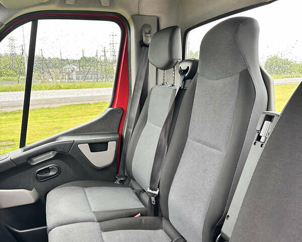 Красный Рено Мастер, объемом двигателя 2.3 л и пробегом 400 тыс. км за 16700 $, фото 52 на Automoto.ua