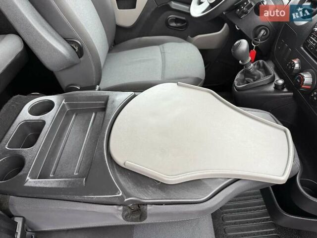 Червоний Рено Мастєр, об'ємом двигуна 2.3 л та пробігом 235 тис. км за 21999 $, фото 24 на Automoto.ua