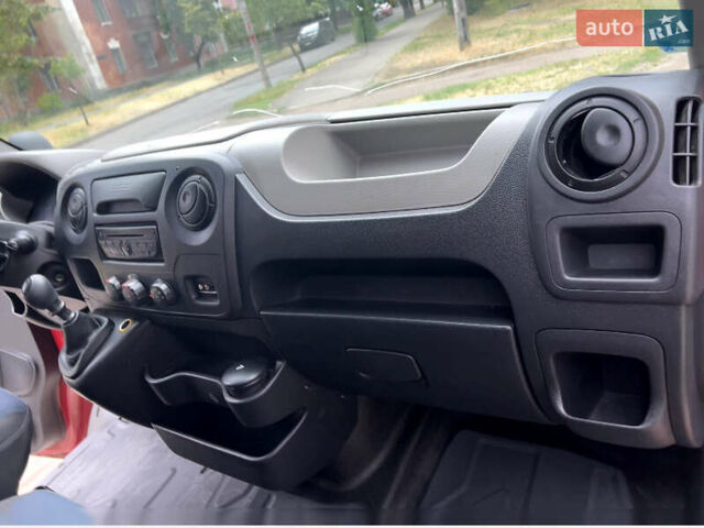 Червоний Рено Мастєр, об'ємом двигуна 2.3 л та пробігом 350 тис. км за 10500 $, фото 2 на Automoto.ua