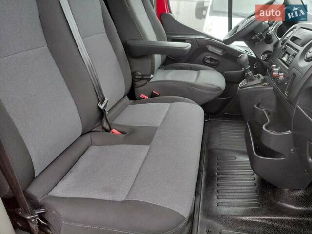 Красный Рено Мастер, объемом двигателя 2.3 л и пробегом 320 тыс. км за 18000 $, фото 31 на Automoto.ua