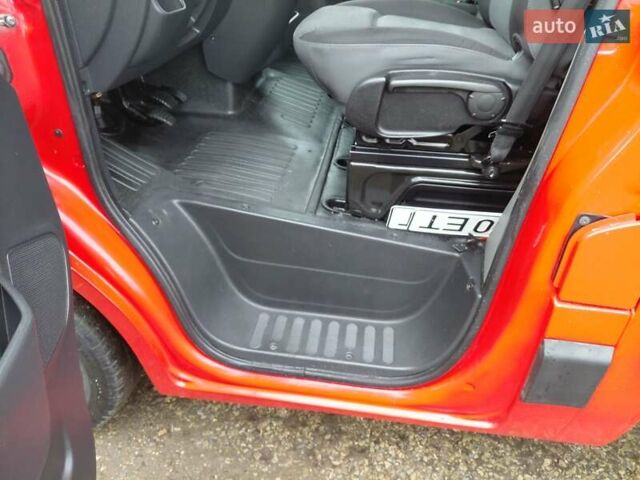 Красный Рено Мастер, объемом двигателя 2.3 л и пробегом 320 тыс. км за 18000 $, фото 46 на Automoto.ua