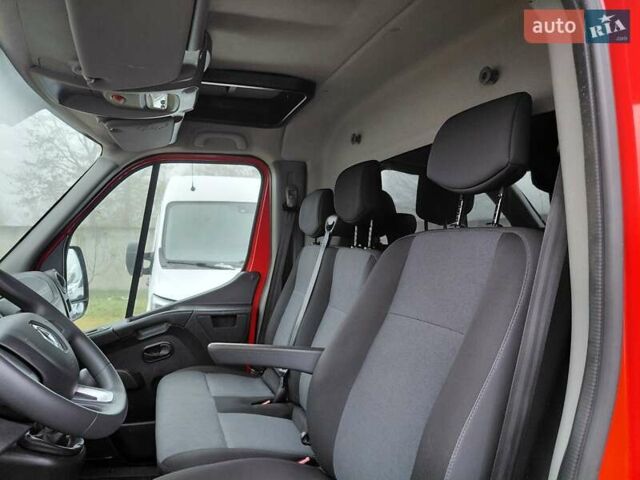 Красный Рено Мастер, объемом двигателя 2.3 л и пробегом 320 тыс. км за 18000 $, фото 44 на Automoto.ua