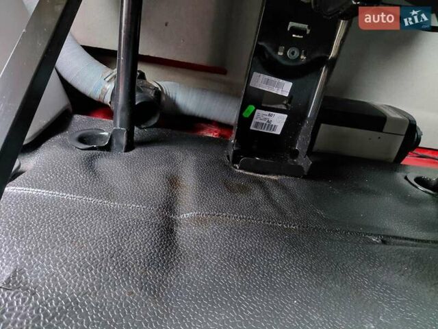 Красный Рено Мастер, объемом двигателя 2.3 л и пробегом 320 тыс. км за 18000 $, фото 27 на Automoto.ua