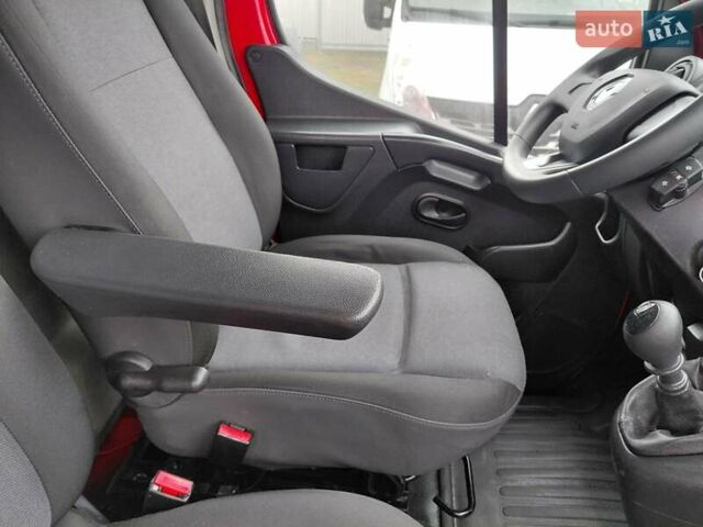 Красный Рено Мастер, объемом двигателя 2.3 л и пробегом 320 тыс. км за 18000 $, фото 30 на Automoto.ua