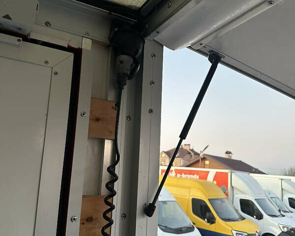 Красный Рено Мастер, объемом двигателя 2.3 л и пробегом 216 тыс. км за 31500 $, фото 37 на Automoto.ua