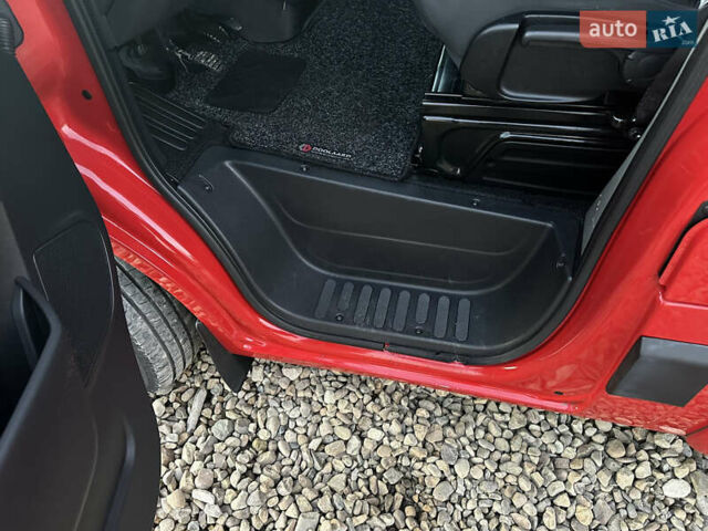 Красный Рено Мастер, объемом двигателя 2.3 л и пробегом 216 тыс. км за 31500 $, фото 19 на Automoto.ua