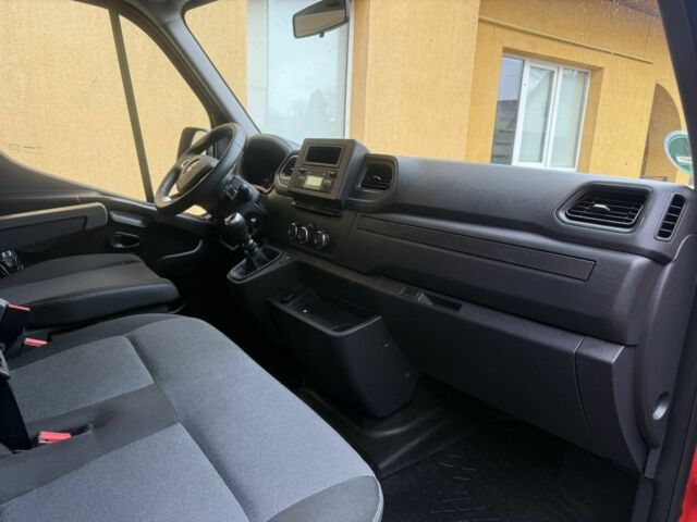 Красный Рено Мастер, объемом двигателя 2.3 л и пробегом 354 тыс. км за 20400 $, фото 4 на Automoto.ua