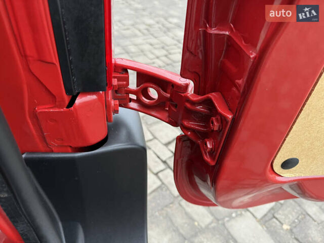 Красный Рено Мастер, объемом двигателя 0 л и пробегом 249 тыс. км за 21900 $, фото 36 на Automoto.ua