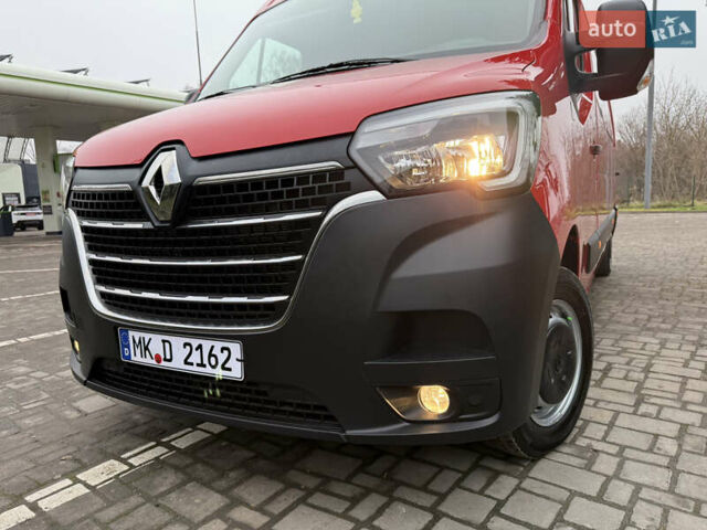 Красный Рено Мастер, объемом двигателя 0 л и пробегом 249 тыс. км за 21900 $, фото 2 на Automoto.ua