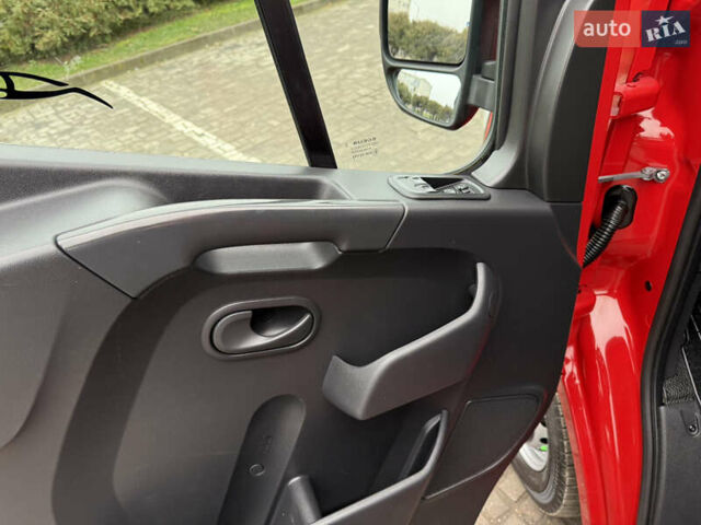 Красный Рено Мастер, объемом двигателя 0 л и пробегом 249 тыс. км за 21900 $, фото 43 на Automoto.ua