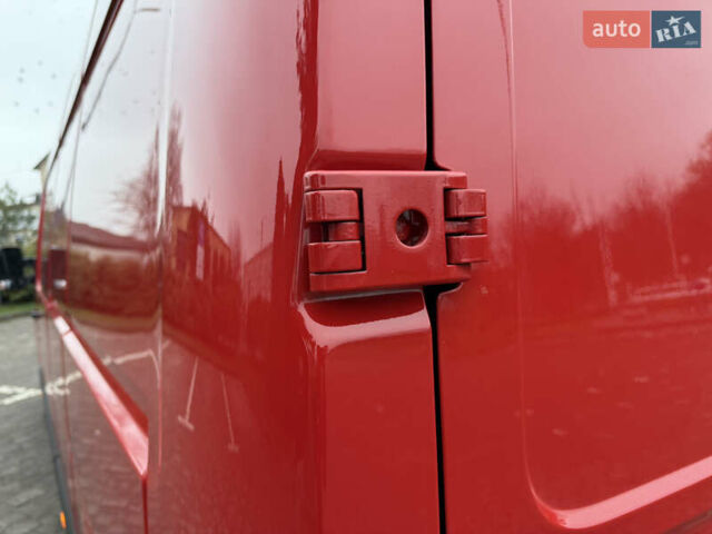 Красный Рено Мастер, объемом двигателя 0 л и пробегом 249 тыс. км за 21900 $, фото 12 на Automoto.ua