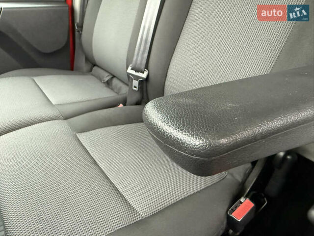 Красный Рено Мастер, объемом двигателя 0 л и пробегом 249 тыс. км за 21900 $, фото 49 на Automoto.ua