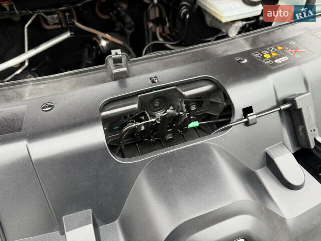 Красный Рено Мастер, объемом двигателя 0 л и пробегом 249 тыс. км за 21900 $, фото 91 на Automoto.ua