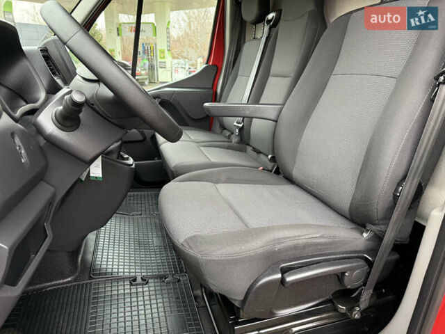 Красный Рено Мастер, объемом двигателя 0 л и пробегом 249 тыс. км за 21900 $, фото 48 на Automoto.ua