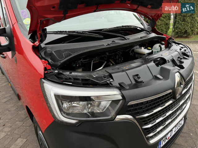 Красный Рено Мастер, объемом двигателя 0 л и пробегом 249 тыс. км за 21900 $, фото 84 на Automoto.ua