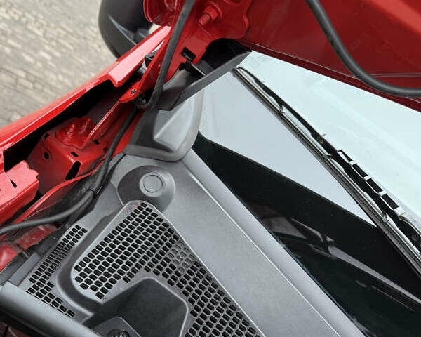 Красный Рено Мастер, объемом двигателя 0 л и пробегом 249 тыс. км за 21900 $, фото 87 на Automoto.ua