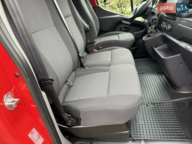 Красный Рено Мастер, объемом двигателя 0 л и пробегом 249 тыс. км за 21900 $, фото 73 на Automoto.ua