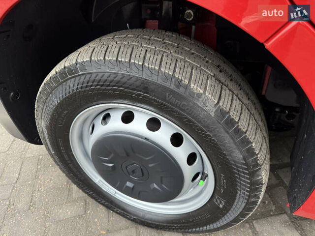 Красный Рено Мастер, объемом двигателя 0 л и пробегом 249 тыс. км за 21900 $, фото 30 на Automoto.ua