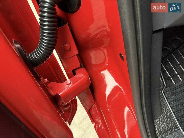 Красный Рено Мастер, объемом двигателя 0 л и пробегом 249 тыс. км за 21900 $, фото 45 на Automoto.ua