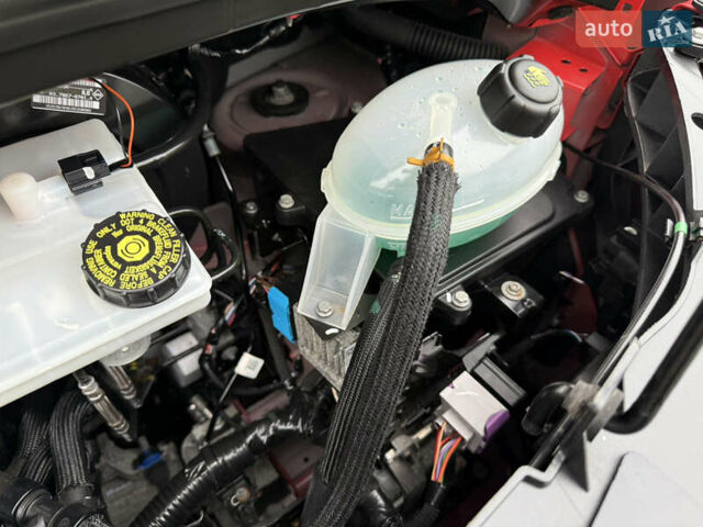 Красный Рено Мастер, объемом двигателя 0 л и пробегом 249 тыс. км за 21900 $, фото 97 на Automoto.ua