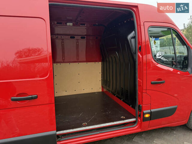 Красный Рено Мастер, объемом двигателя 0 л и пробегом 249 тыс. км за 21900 $, фото 37 на Automoto.ua