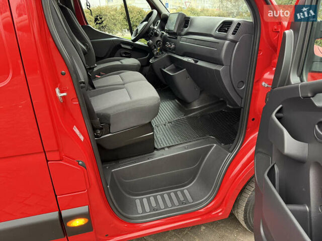 Красный Рено Мастер, объемом двигателя 0 л и пробегом 249 тыс. км за 21900 $, фото 68 на Automoto.ua